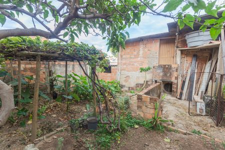 Casa à venda com 215m², 5 quartos e 2 vagasQuintal