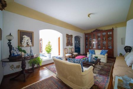 Casa à venda com 565m², 3 quartos e 4 vagas