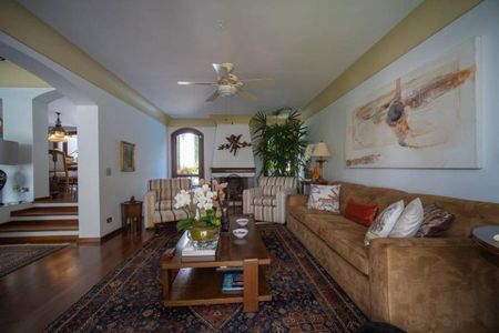 Casa à venda com 565m², 3 quartos e 4 vagas