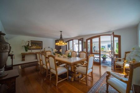 Casa à venda com 565m², 3 quartos e 4 vagas