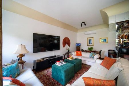 Casa à venda com 565m², 3 quartos e 4 vagas