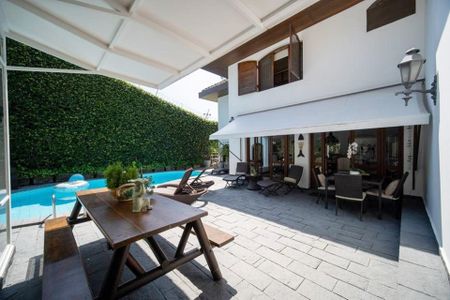 Casa à venda com 565m², 3 quartos e 4 vagas