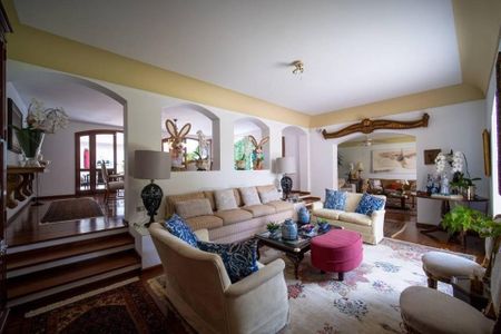 Casa à venda com 565m², 3 quartos e 4 vagas