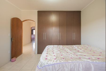 Casa à venda com 230m², 3 quartos e 3 vagas