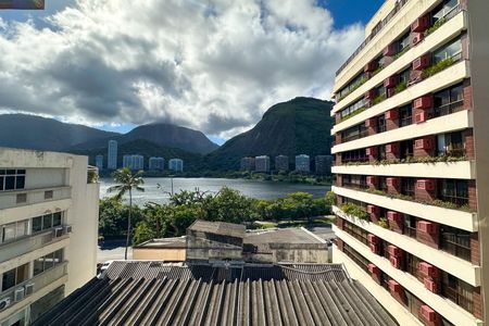 Apartamento à venda com 230m², 2 quartos e 2 vagasÁrea externa