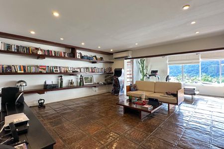 Apartamento à venda com 230m², 2 quartos e 2 vagasSala