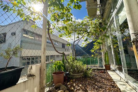 Apartamento à venda com 230m², 2 quartos e 2 vagasÁrea de Serviço