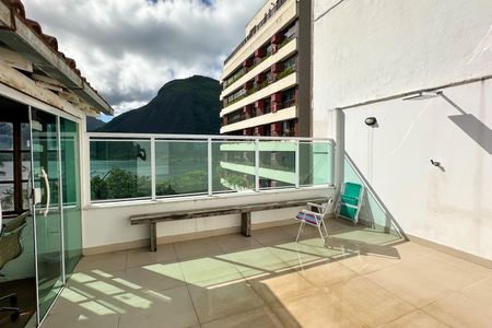 Apartamento à venda com 230m², 2 quartos e 2 vagasÁrea externa