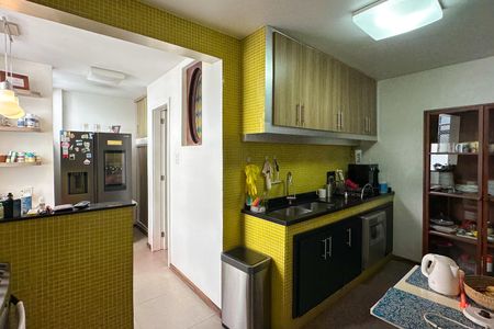 Apartamento à venda com 230m², 2 quartos e 2 vagasCozinha