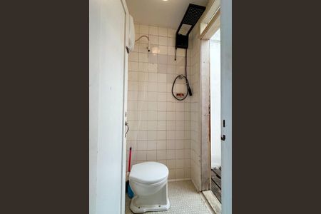 Apartamento à venda com 230m², 2 quartos e 2 vagasBanheiro de serviço