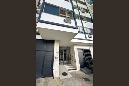 Apartamento à venda com 230m², 2 quartos e 2 vagasPlaquinha
