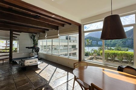 Apartamento à venda com 230m², 2 quartos e 2 vagasSala