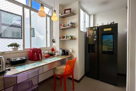 Apartamento à venda com 230m², 2 quartos e 2 vagasCozinha