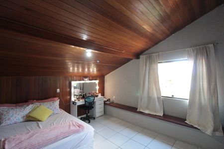 Casa à venda com 1860m², 5 quartos e 8 vagasSuite 4