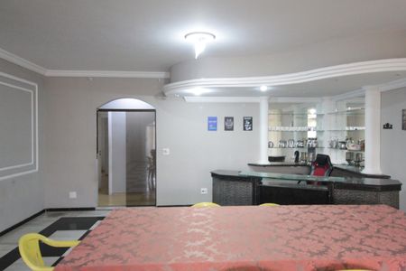 Casa à venda com 1860m², 5 quartos e 8 vagasSala 3