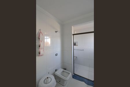 Casa à venda com 1860m², 5 quartos e 8 vagasBanheiro da Suite 1