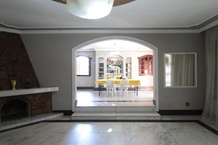 Casa à venda com 1860m², 5 quartos e 8 vagasSala 1