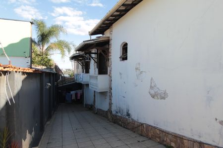 Casa à venda com 1860m², 5 quartos e 8 vagasÁrea Externa