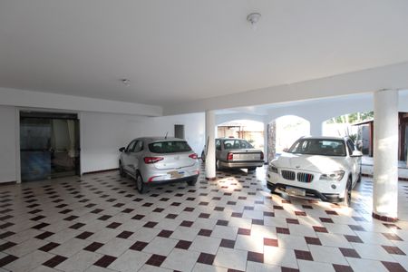 Casa à venda com 1860m², 5 quartos e 8 vagasGaragem