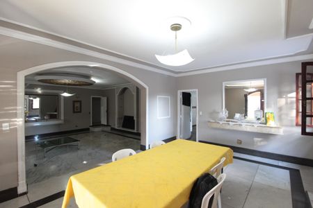 Casa à venda com 1860m², 5 quartos e 8 vagasSala 4