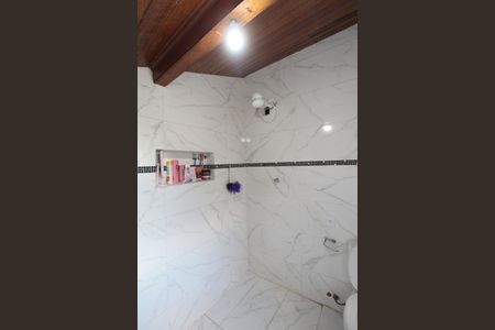 Casa à venda com 1860m², 5 quartos e 8 vagasBanheiro da Suite 4