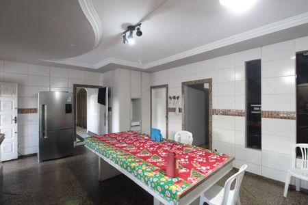 Casa à venda com 1860m², 5 quartos e 8 vagasCozinha