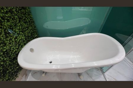 Apartamento à venda com 230m², 4 quartos e 4 vagas Apartamento à venda com 230m², 4 quartos e 4 vagasBanheiro da Suíte 4