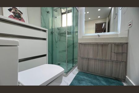 Apartamento à venda com 230m², 4 quartos e 4 vagas Apartamento à venda com 230m², 4 quartos e 4 vagasBanheiro da Suíte 2