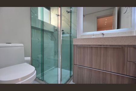 Apartamento à venda com 230m², 4 quartos e 4 vagas Apartamento à venda com 230m², 4 quartos e 4 vagasBanheiro da Suíte 1