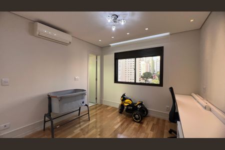 Apartamento à venda com 230m², 4 quartos e 4 vagas Apartamento à venda com 230m², 4 quartos e 4 vagasSuite 2