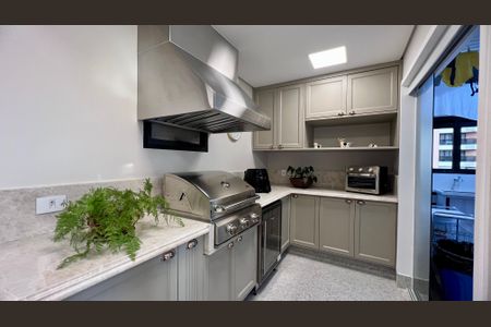 Apartamento à venda com 230m², 4 quartos e 4 vagas Apartamento à venda com 230m², 4 quartos e 4 vagasChurrasqueira