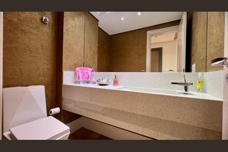 Apartamento à venda com 230m², 4 quartos e 4 vagas Apartamento à venda com 230m², 4 quartos e 4 vagasLavabo