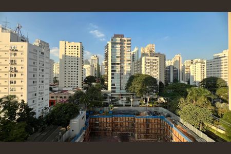 Apartamento à venda com 230m², 4 quartos e 4 vagas Apartamento à venda com 230m², 4 quartos e 4 vagasVista da suite
