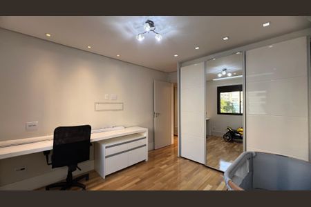 Apartamento à venda com 230m², 4 quartos e 4 vagas Apartamento à venda com 230m², 4 quartos e 4 vagasSuite 2