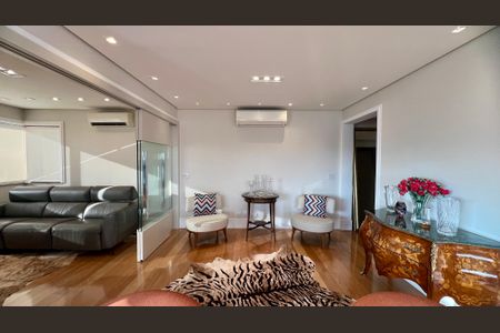 Apartamento à venda com 230m², 4 quartos e 4 vagas Apartamento à venda com 230m², 4 quartos e 4 vagasSala