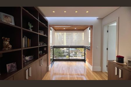 Apartamento à venda com 230m², 4 quartos e 4 vagas Apartamento à venda com 230m², 4 quartos e 4 vagasSuite 3