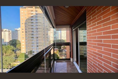 Apartamento à venda com 230m², 4 quartos e 4 vagas Apartamento à venda com 230m², 4 quartos e 4 vagasVaranda da suite