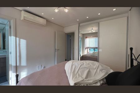 Apartamento à venda com 230m², 4 quartos e 4 vagas Apartamento à venda com 230m², 4 quartos e 4 vagasSuite 1