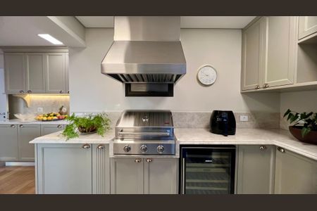 Apartamento à venda com 230m², 4 quartos e 4 vagas Apartamento à venda com 230m², 4 quartos e 4 vagasChurrasqueira