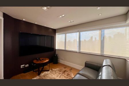 Apartamento à venda com 230m², 4 quartos e 4 vagas Apartamento à venda com 230m², 4 quartos e 4 vagasSala de TV