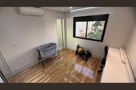 Apartamento à venda com 230m², 4 quartos e 4 vagas Apartamento à venda com 230m², 4 quartos e 4 vagasSuite 2