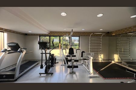 Apartamento à venda com 230m², 4 quartos e 4 vagas Apartamento à venda com 230m², 4 quartos e 4 vagasÁrea comum