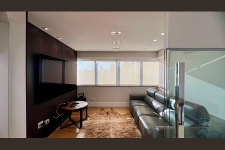 Apartamento à venda com 230m², 4 quartos e 4 vagas Apartamento à venda com 230m², 4 quartos e 4 vagasSala de TV