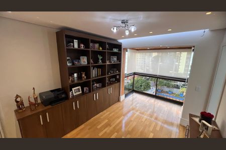 Apartamento à venda com 230m², 4 quartos e 4 vagas Apartamento à venda com 230m², 4 quartos e 4 vagasSuite 3