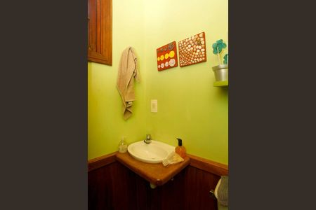 Casa à venda com 150m², 4 quartos e 1 vagaBanheiro 4 Lavabo