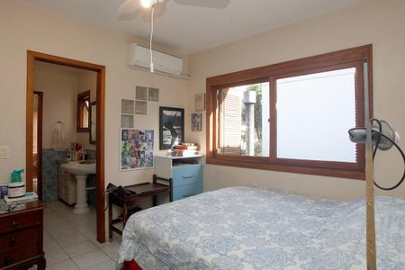 Casa à venda com 150m², 4 quartos e 1 vaga Suíte