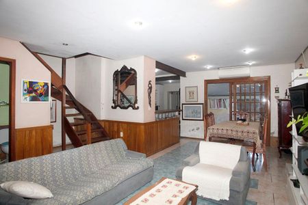 Casa à venda com 150m², 4 quartos e 1 vagaSala