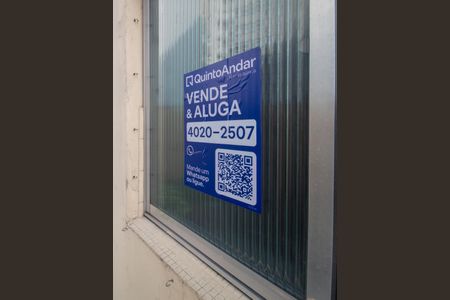 Apartamento para alugar com 46m², 1 quarto e sem vagaPlaca adesiva