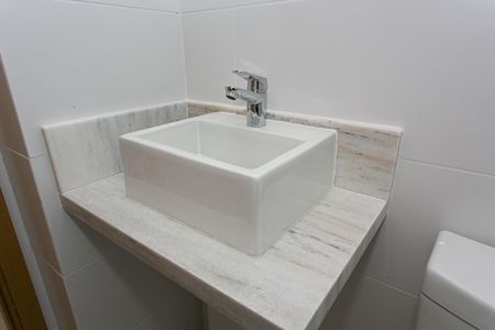 Apartamento à venda com 80m², 2 quartos e 2 vagasBanheiro da Suíte 2