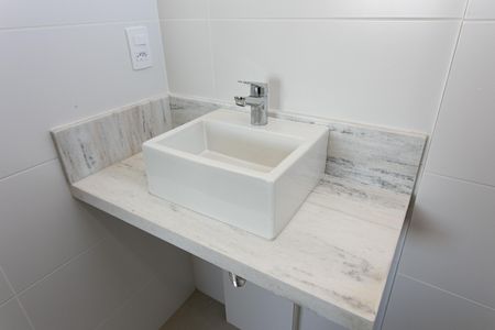 Apartamento à venda com 80m², 2 quartos e 2 vagasBanheiro da Suíte 1